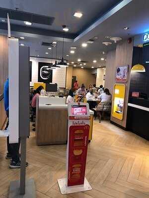 Mcdonald's - Emquartier