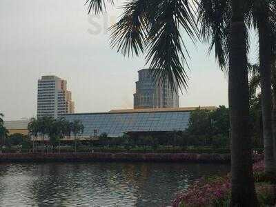 เรทโทรไลฟ์คาเฟ่