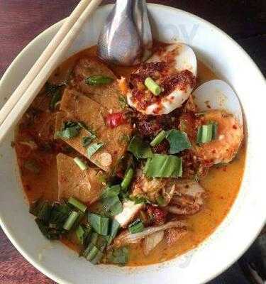 ร้านข้าวหมูทอดอร่อยมาก 20 บาท