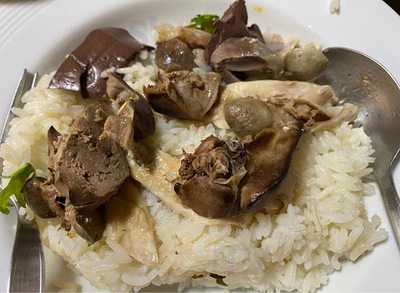 ข้าวมันไก่เจ๊อ้วน