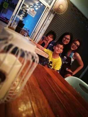 แคทซิลล่า นมน้ม