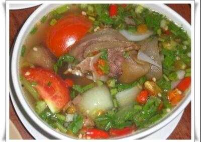 เจ๊พิศเจ๊พร ส้มตำถาด ปีกไก่ทอด