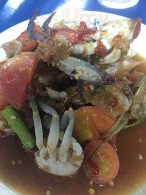 เจ๊พิศเจ๊พร ส้มตำถาด ปีกไก่ทอด