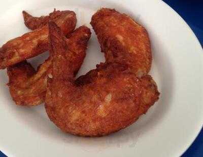 เจ๊พิศเจ๊พร ส้มตำถาด ปีกไก่ทอด