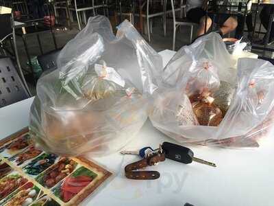 ร้านพิณริมโขง