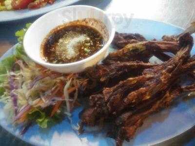 ร้านพิณริมโขง