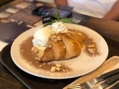 Casa Lapin Specialty Coffee X Ratchathewi