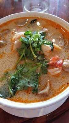 อินทาว์น เรสซิเด้นท์