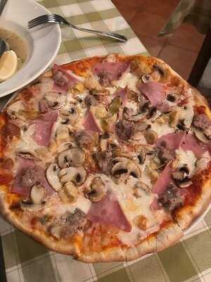 ร้านอาหารอิตาเลียน บาซิลิโกพิซเซอเรีย