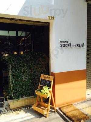 อาภรณ์ คาเฟ่