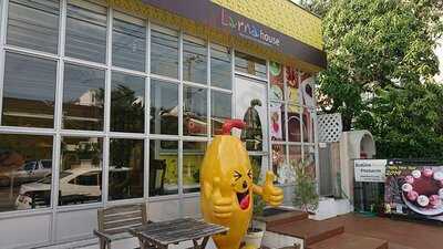 ลาร์นาเฮ้าส์