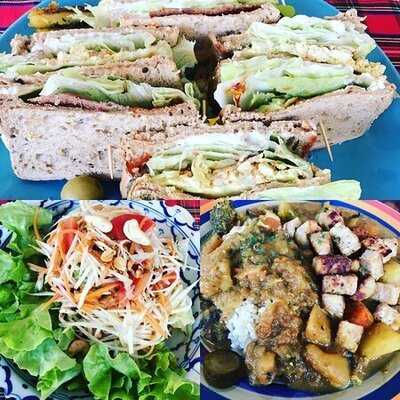 โบนิต้าคาเฟ่ แอนด์ โซเชี่ยลคลับ