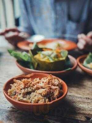 ข้าวแกงพริกหยวก