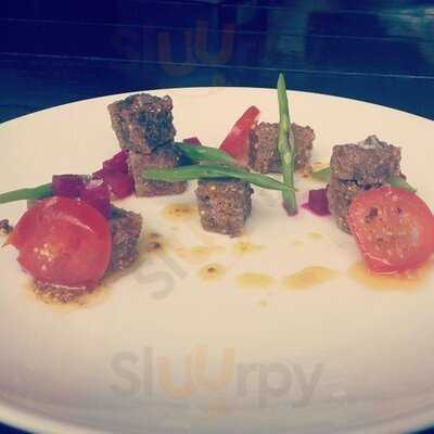 No. 18 Restaurant And Bar