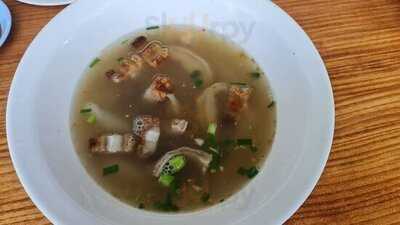 นายน้อยก๋วยจั๊บน้ำข้น