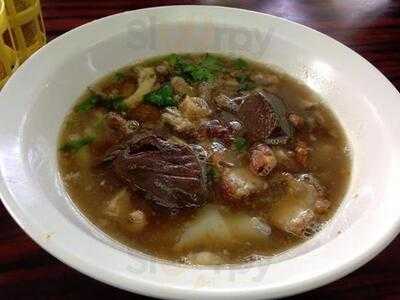 นายน้อยก๋วยจั๊บน้ำข้น