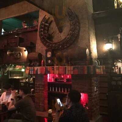 แซ็กโซโฟน ผับ