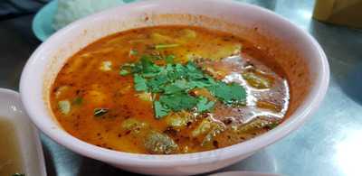 เจ๊เล็กซุปเปอร์ลูกทุ่ง