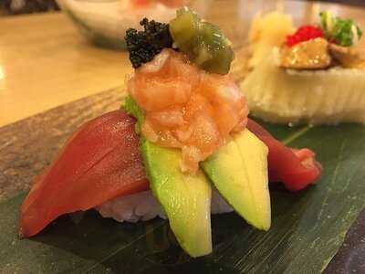 Sushi Den Siam Square