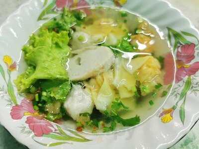 ก๋วยเตี๋ยวลูกชิ้นปลาบ้านหม้อ (เจงคุง)