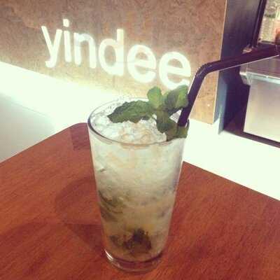 ร้านกาแฟ ยินดี