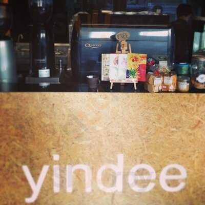 ร้านกาแฟ ยินดี