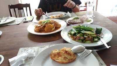 Baan Pee Lek Restaurant