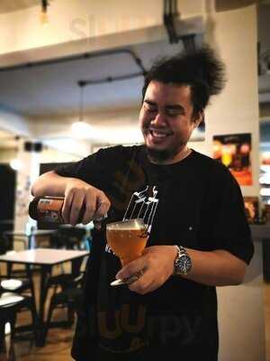 Rest Up Bar & Restaurant