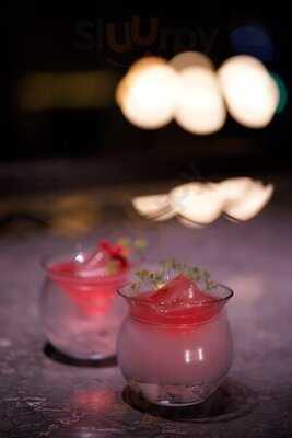 เพนท์เฮาส์ บาร์ แอนด์ กริว