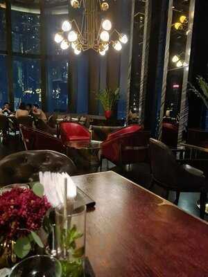 เพนท์เฮาส์ บาร์ แอนด์ กริว