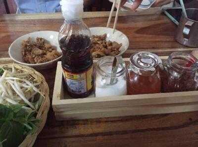 ก๋วยเตี๋ยวเรือแม่ยุ้ย