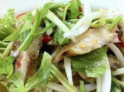 ร้านอาหาร ลาบหลังสวน