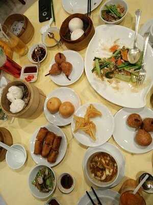 ห้องอาหารจีน เดอะโกลด์เด้นพาเลซ