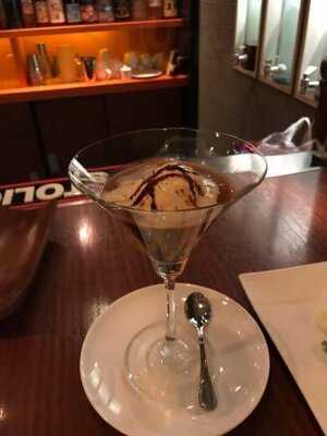 เอาท์เตอร์รูม คาเฟ่ แอนด์ บาร์