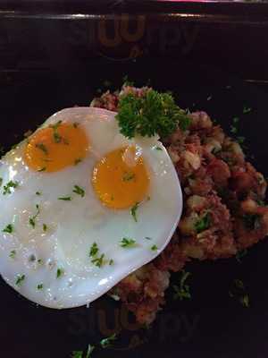 Fitzgeralds Irish Pub