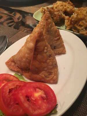 ร้านอาหาร หิมาลัยชาช่า