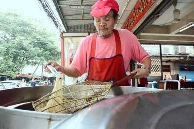 ร้านอาหาร เจริญเวียงโภชนา (เป็ดย่างนายสูง)