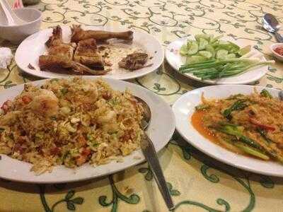 ภัตตาคาร จันทร์เพ็ญ