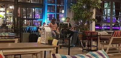 ร้านอาหาร เลคเฮ้าส์