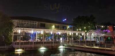 ร้านอาหาร เลคเฮ้าส์