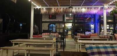 ร้านอาหาร เลคเฮ้าส์