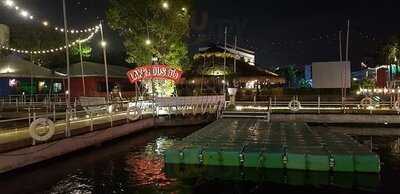 ร้านอาหาร เลคเฮ้าส์