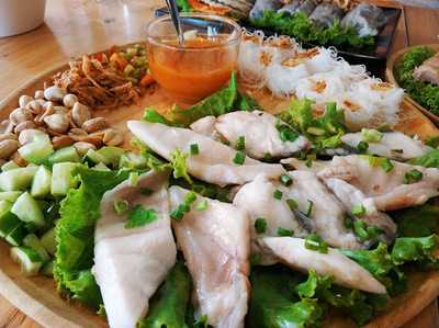 ร้านอิ่มเอิบ แหนมเนือง