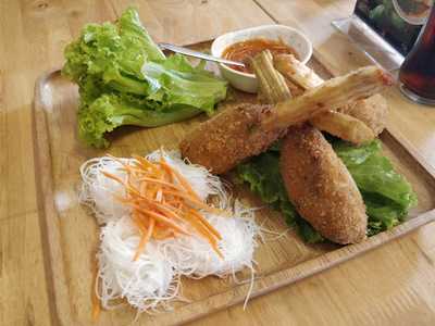 ร้านอิ่มเอิบ แหนมเนือง