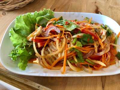 ร้านอิ่มเอิบ แหนมเนือง