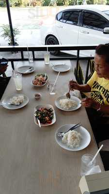 Khao Suay Restaurant