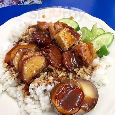 เซี้ย เหล่ายี่ห้อ ข้าวหมูแดง