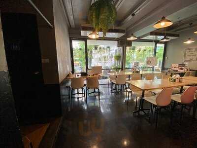 ร้านต้นโอ๊ก