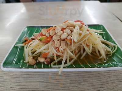 Kuay Teow Khae -street Noodle Soup