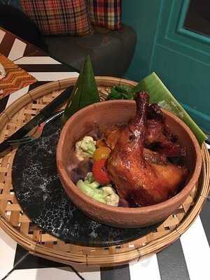 Cafe Chilli Issan Rustic